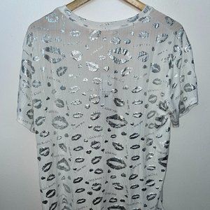 white silver lip top